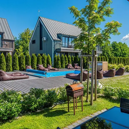 In With Terrace And Swimming Pool 公寓